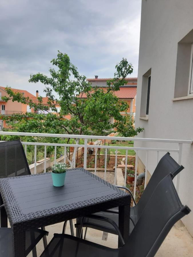 Apartman Tanja Apartamento Bilice Exterior foto