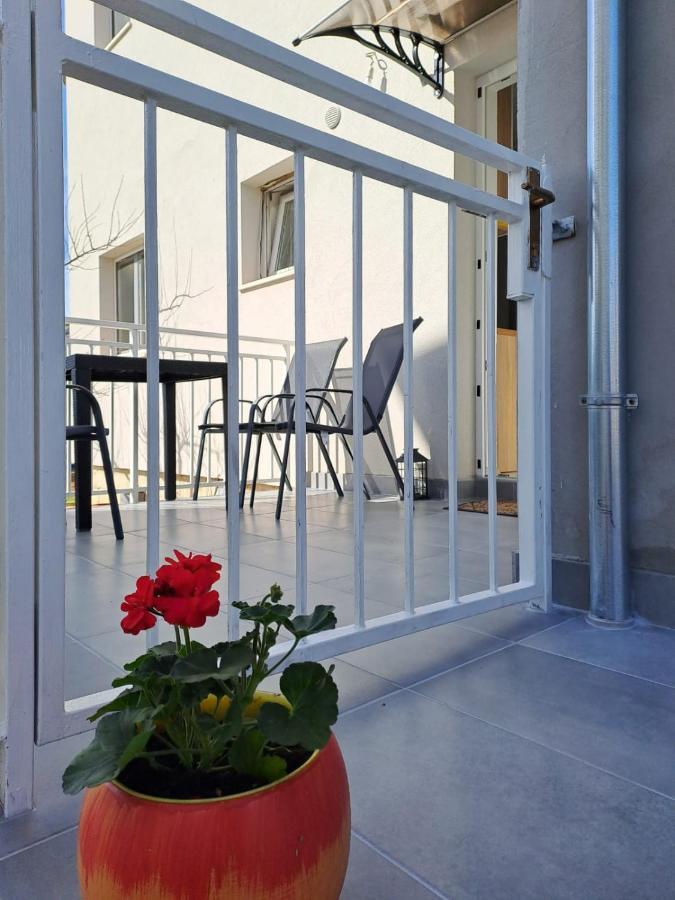 Apartman Tanja Apartamento Bilice Exterior foto
