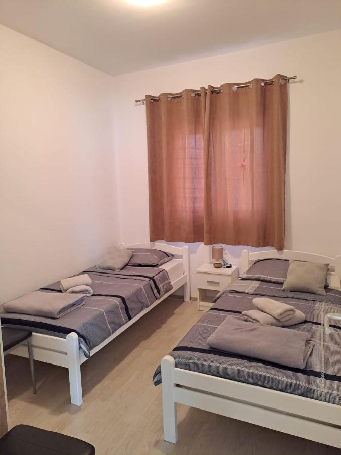 Apartman Tanja Apartamento Bilice Exterior foto